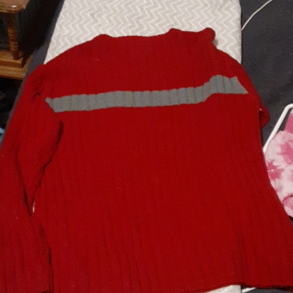 Mens  Aeropostale sweater - Picture 3 of 3